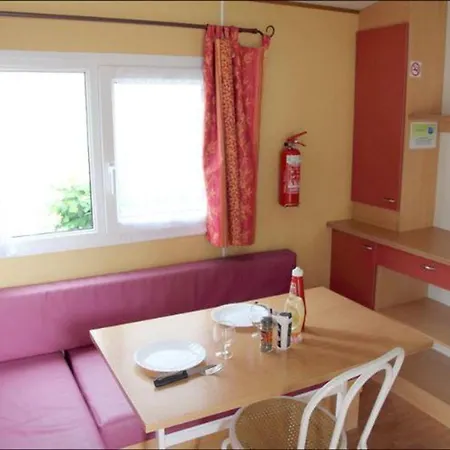 Kemping Mobil-home Avec Terrasse - 2 A - Api-1-52-300