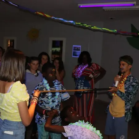 Mobil-home Avec Terrasse - 2 A - Api-1-52-300 Camping