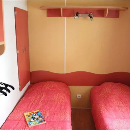 مكان تخييم Mobil-home Avec Terrasse - 2 A - Api-1-52-300