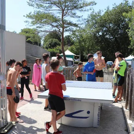 مكان تخييم Mobil-home Avec Terrasse - 2 A - Api-1-52-300