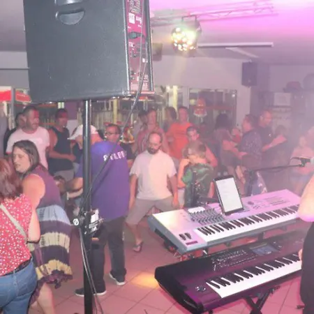 مكان تخييم Mobil-home Avec Terrasse - 2 A - Api-1-52-300 Brétignolles-sur-Mer