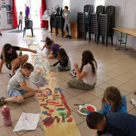 مكان تخييم Mobil-home Avec Terrasse - 2 A - Api-1-52-300